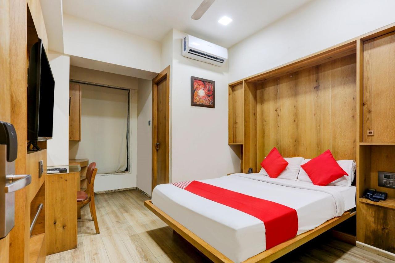 Oyo 81549 Hotel Elegance Nx Bombaj Zewnętrze zdjęcie
